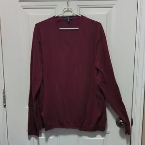 GAP Men's Burgundy V-Neck Shirt